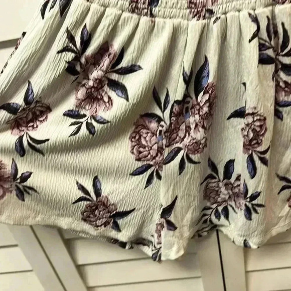 J for Justify Pull On Floral Tie Sleeve Romper Size Small - Picture 3 of 4